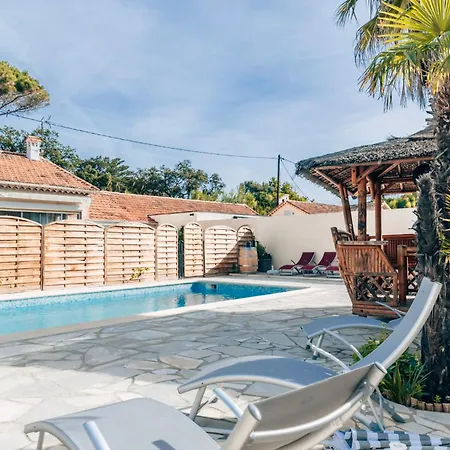 Reve D'azur En Bord De Mer, Avec Piscine Partagee, Parking Barbecue, Draps Inclus A La Nartelle Holiday home *
