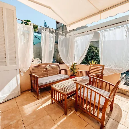 Holiday home Reve D'azur En Bord De Mer, Avec Piscine Partagee, Parking Barbecue, Draps Inclus A La Nartelle Sainte-Maxime