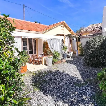 Reve D'azur En Bord De Mer, Avec Piscine Partagee, Parking Barbecue, Draps Inclus A La Nartelle Holiday home Sainte-Maxime