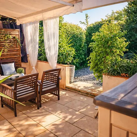 20m2 Cosy Bord De - De La Nartelle- - Piscine Partagee - Parking - Bbq - Draps Inclus *