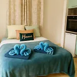 De La Nartelle- 20m2- Piscine Partagee - Parking - Bbq -calme & Detente Au Reve D'azur A Quelques Pas De La Feriehus *