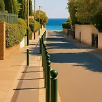 度假居 De La Nartelle- 20m2- Piscine Partagee - Parking - Bbq -calme & Detente Au Reve D'azur A Quelques Pas De La *
