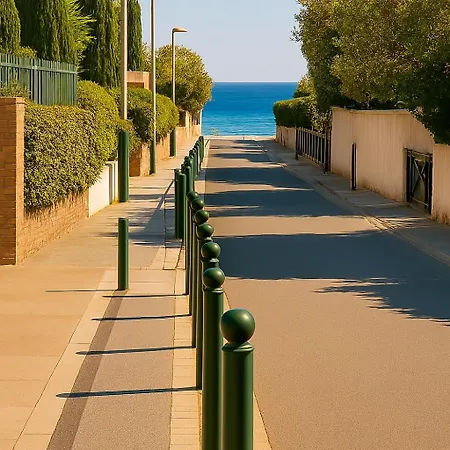 Hébergement de vacances De La Nartelle- 20m2- Piscine Partagée - Parking - Bbq -calme&détente Au Rêve D'azur à Quelques Pas De La Plage- Check-in 20h Maximum *