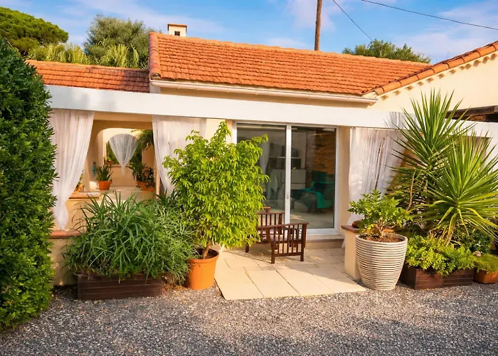 Hébergement de vacances 20m2 Cosy Bord De - Piscine Partagée - Parking - Bbq - Draps Inclus