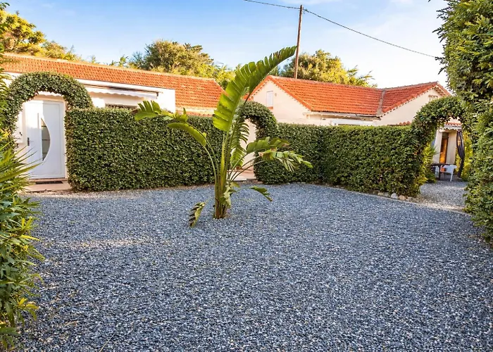 Hébergement de vacances 20m2 Cosy Bord De - Piscine Partagée - Parking - Bbq - Draps Inclus Sainte-Maxime